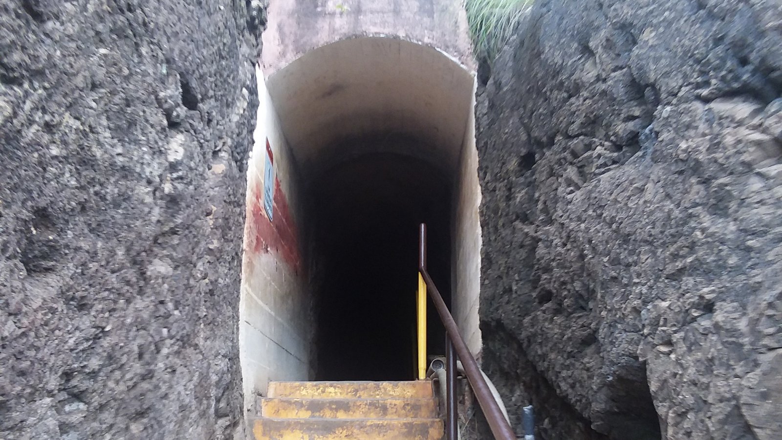 The stairs into the tunnel on the Diamond Head trail