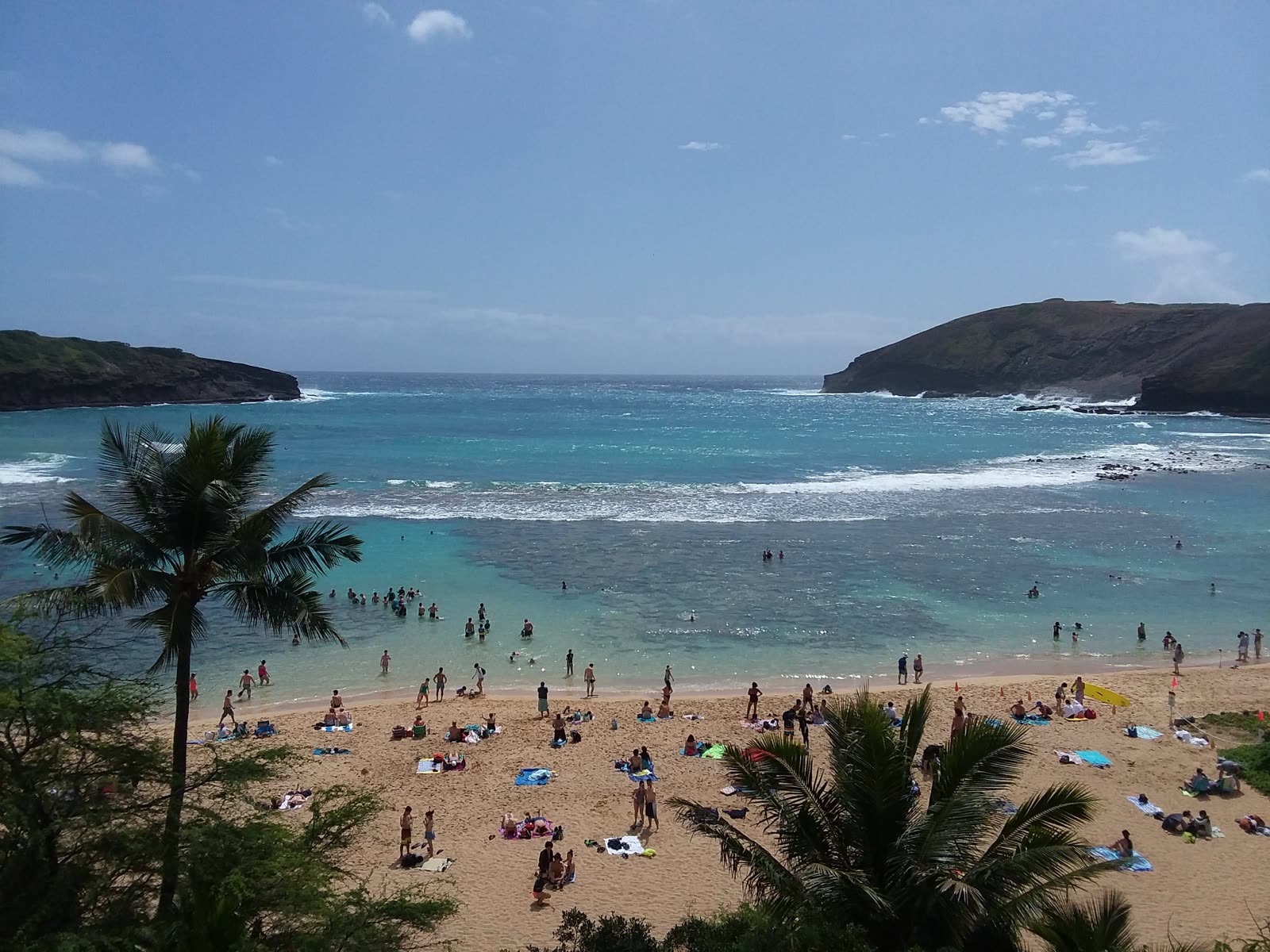 Hanauma Bay overlook from above showing the curved bay, March 2018