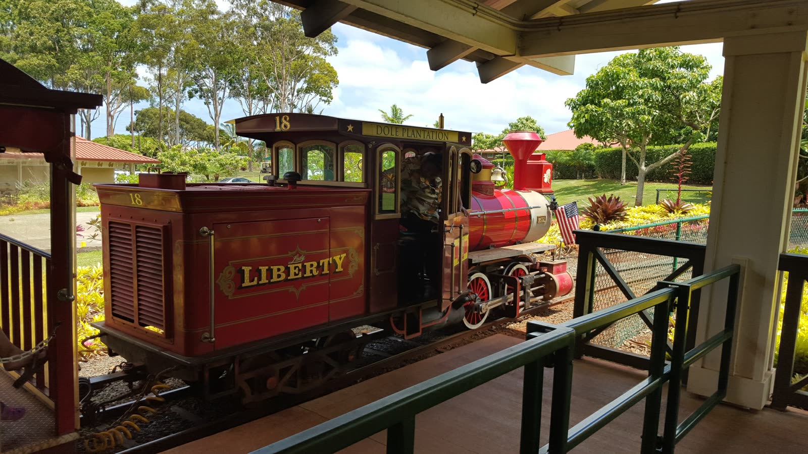 The Pineapple Express train ‘Liberty’ at Dole Plantation, June 2017